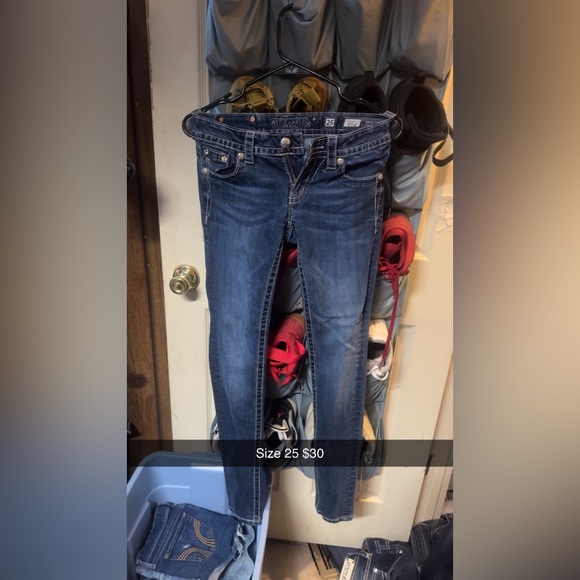 Jeans - Picture 1 of 16